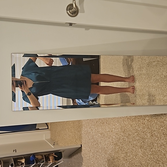 hello miss emerald dress, size tag missing but likely medium, very stretchy - Picture 2 of 3